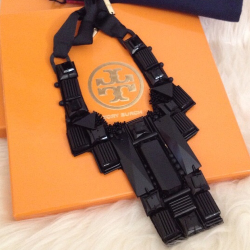 Pre Owned Auth Tory Burch Statement Necklace